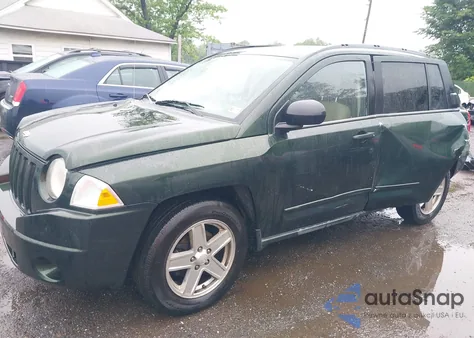 2010 Jeep Compass Sport z USA, uszkodzony, nr VIN 1J4NT4FBXAD581475